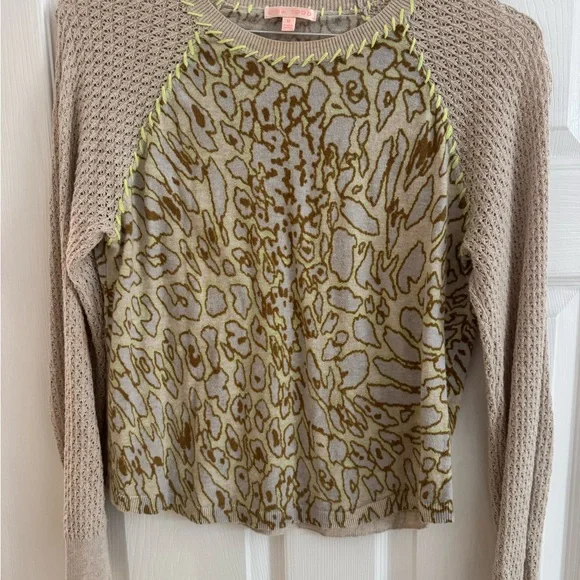 Lisa Todd Green and Cream Graphic Ribbed Blouse - Picture 1 of 4